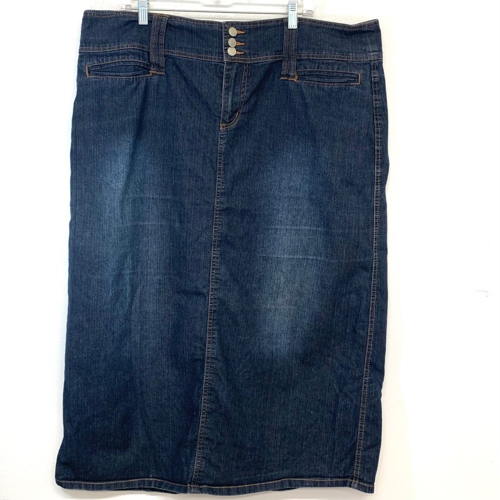 Zoey Beth  Dark Wash Denim Long  Skirt Size 3X Cotton Blend Back Slit Stretch